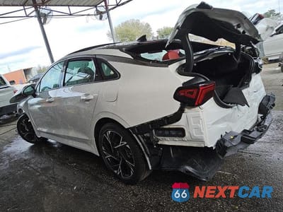 Trzecie zdjęcie samochodu z tyłu: 2025 KIA K5 GT LINE VIN:KNAG64J77S5288537 - miniatura