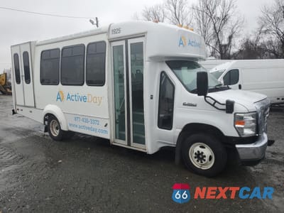 Czwarte zdjęcie samochodu z boku: 2019 FORD ECONOLINE E350 SUPER DUTY CUTAWAY VAN VIN:1FDEE3FS7KDC34256 - miniatura