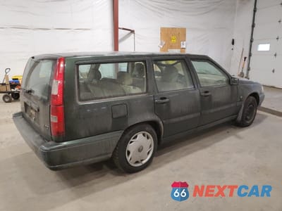 Trzecie zdjęcie samochodu z tyłu: 1999 VOLVO V70 VIN:YV1LW55A3X2567337 - miniatura