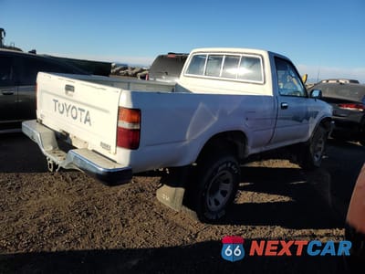 Trzecie zdjęcie samochodu z tyłu: 1992 TOYOTA PICKUP 1/2 TON SHORT WHEELBASE DLX VIN:JT4VN01D3N0005595 - miniatura