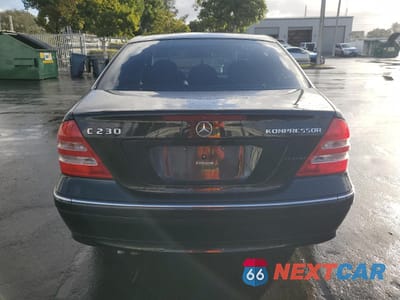 Zdjęcie 6 z 14 samochodu: 2003 MERCEDES-BENZ C 230K SPORT SEDAN VIN:WDBRF40J83F432194 - miniatura