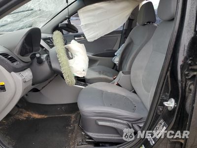 Zdjęcie 7 z 13 samochodu: 2013 HYUNDAI ACCENT GLS VIN:KMHCU5AE1DU130498 - miniatura
