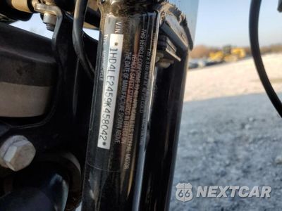 Zdjęcie 9 z 9 samochodu: 2009 HARLEY-DAVIDSON XL883 N VIN:1HD4LE2459K458042 - miniatura