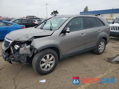 2013 KIA SORENTO LX 5XYKT3A65DG382725 - główne zdjęcie licytacji z USA - miniatura