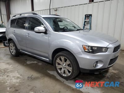 Czwarte zdjęcie samochodu z boku: 2011 MITSUBISHI OUTLANDER SE VIN:JA4JT3AWXBU037417 - miniatura