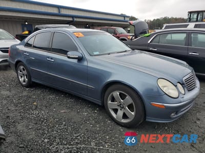 Czwarte zdjęcie samochodu z boku: 2003 MERCEDES-BENZ E 500 VIN:WDBUF70J03A242656 - miniatura