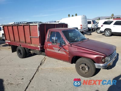 Czwarte zdjęcie samochodu z boku: 1987 TOYOTA PICKUP CAB CHASSIS RN75 DLX VIN:JT5RN75U0H0015442 - miniatura