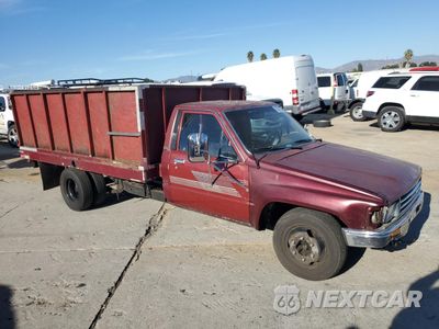 Czwarte zdjęcie samochodu z boku: 1987 TOYOTA PICKUP CAB CHASSIS RN75 DLX VIN:JT5RN75U0H0015442 - miniatura