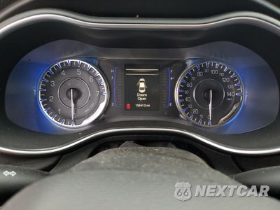 Zdjęcie 9 z 14 samochodu: 2015 CHRYSLER 200 LIMITED VIN:1C3CCCABXFN640321 - miniatura