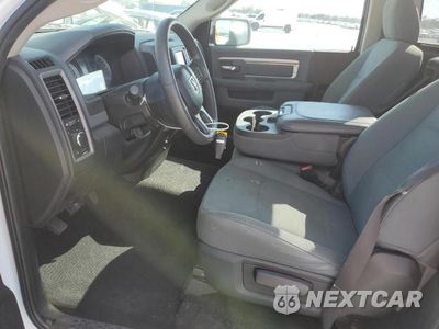 Zdjęcie 7 z 12 samochodu: 2018 RAM 1500 ST VIN:3C6JR6DT1JG177954 - miniatura
