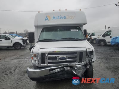Piąte zdjęcie samochodu w środku: 2019 FORD ECONOLINE E350 SUPER DUTY CUTAWAY VAN VIN:1FDEE3FS7KDC34256 - miniatura