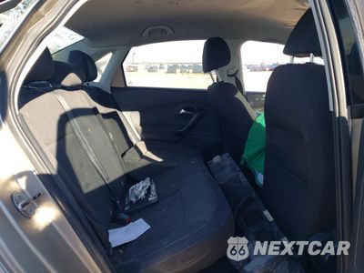 Zdjęcie 10 z 11 samochodu: 2017 VOLKSWAGEN VOLKSWAGEN VIN:XXX5J2608HT050359 - miniatura