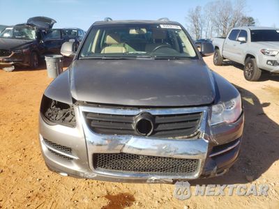 Piąte zdjęcie samochodu w środku: 2009 VOLKSWAGEN TOUAREG 2 V6 VIN:WVGBE77LX9D015576 - miniatura