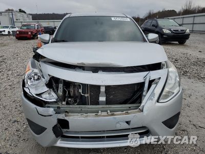 Piąte zdjęcie samochodu w środku: 2017 NISSAN VERSA S VIN:3N1CN7AP0HL844494 - miniatura