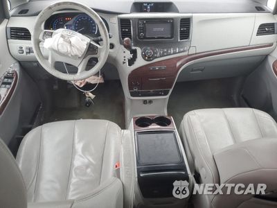 Zdjęcie 8 z 16 samochodu: 2013 TOYOTA SIENNA XLE VIN:5TDYK3DC2DS306817 - miniatura