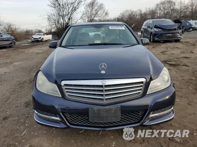 Piąte zdjęcie samochodu w środku: 2012 MERCEDES-BENZ C 300 4MATIC VIN:WDDGF8BB8CA673200 - miniatura