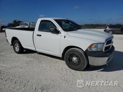 Czwarte zdjęcie samochodu z boku: 2018 RAM 1500 ST VIN:3C6JR6DT1JG177954 - miniatura