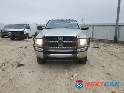 Piąte zdjęcie samochodu w środku: 2014 RAM 3500 ST VIN:3C63RRGLXEG151431 - miniatura