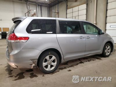 Trzecie zdjęcie samochodu z tyłu: 2012 TOYOTA SIENNA BASE VIN:5TDKA3DC6CS015759 - miniatura
