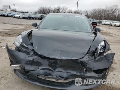Piąte zdjęcie samochodu w środku: 2019 TESLA MODEL 3 VIN:5YJ3E1EA3KF198762 - miniatura