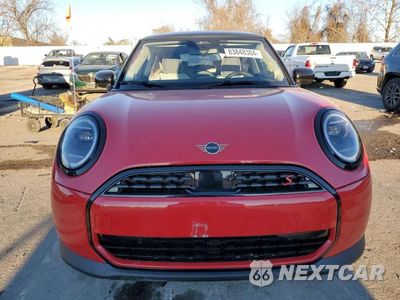 Piąte zdjęcie samochodu w środku: 2025 MINI COOPER S VIN:WMW23GD09S2W27397 - miniatura