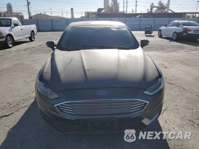 Piąte zdjęcie samochodu w środku: 2018 FORD FUSION SE PHEV VIN:3FA6P0PU7JR158745 - miniatura