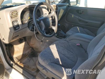 Zdjęcie 8 z 13 samochodu: 1999 GMC JIMMY VIN:1GKCS13W5X2552867 - miniatura
