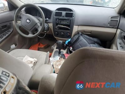Zdjęcie 8 z 12 samochodu: 2004 KIA SPECTRA LX VIN:KNAFE121045029608 - miniatura
