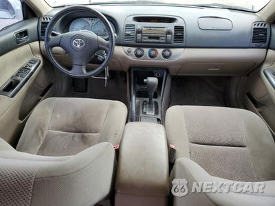 Zdjęcie 8 z 16 samochodu: 2004 TOYOTA CAMRY LE VIN:4T1BE32K24U297177 - miniatura
