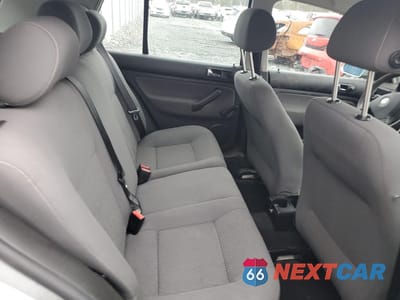 Zdjęcie 10 z 13 samochodu: 2010 VOLKSWAGEN CITY GOLF VIN:9BWEL4BE8A4000910 - miniatura