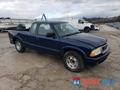 Czwarte zdjęcie samochodu z boku: 2001 GMC SONOMA VIN:1GTCS195718125494 - miniatura