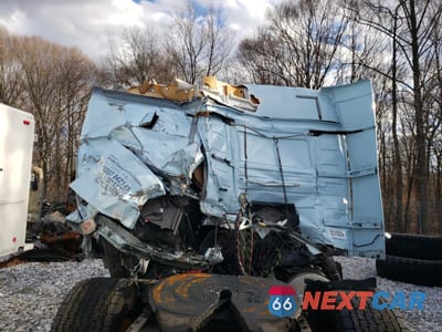 Zdjęcie 9 z 10 samochodu: 2016 VOLVO VN VNL VIN:4V4N99EHXGN967828 - miniatura