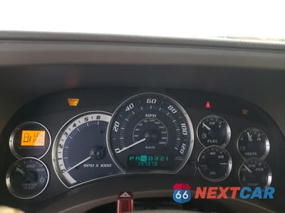 Zdjęcie 9 z 15 samochodu: 2002 CADILLAC ESCALADE LUXURY VIN:1GYEC63T12R147085 - miniatura