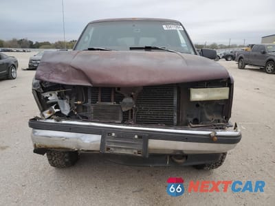 Piąte zdjęcie samochodu w środku: 1997 CHEVROLET SUBURBAN K1500 VIN:3GNFK16R0VG147011 - miniatura