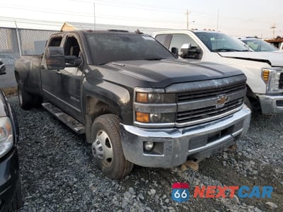 Czwarte zdjęcie samochodu z boku: 2015 CHEVROLET SILVERADO K3500 LTZ VIN:1GC4K0E86FF666909 - miniatura