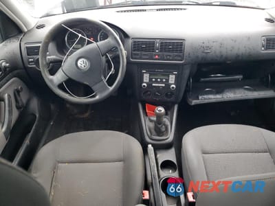 Zdjęcie 8 z 13 samochodu: 2010 VOLKSWAGEN CITY GOLF VIN:9BWEL4BE8A4000910 - miniatura