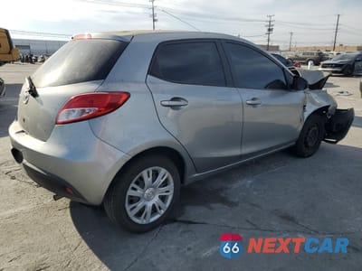 Trzecie zdjęcie samochodu z tyłu: 2014 MAZDA MAZDA2 SPORT VIN:JM1DE1KZ7E0171839 - miniatura