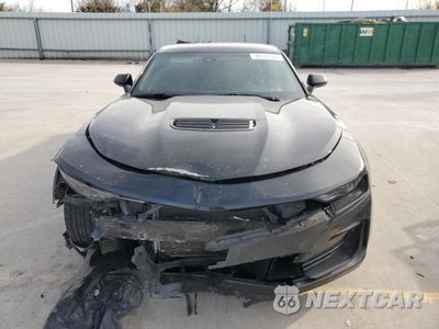 Piąte zdjęcie samochodu w środku: 2020 CHEVROLET CAMARO SS VIN:1G1FH1R78L0112325 - miniatura