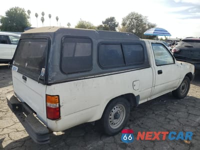 Trzecie zdjęcie samochodu z tyłu: 1989 TOYOTA PICKUP 1/2 TON SHORT WHEELBASE VIN:JT4RN81R5K0006528 - miniatura