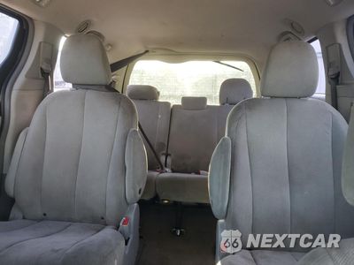 Zdjęcie 10 z 15 samochodu: 2014 TOYOTA SIENNA VIN:5TDZK3DC4ES444171 - miniatura