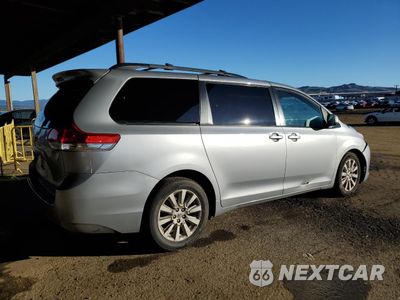 Trzecie zdjęcie samochodu z tyłu: 2013 TOYOTA SIENNA LE VIN:5TDJK3DC7DS063345 - miniatura