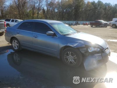 Czwarte zdjęcie samochodu z boku: 2007 HONDA ACCORD EX VIN:1HGCM56857A007592 - miniatura
