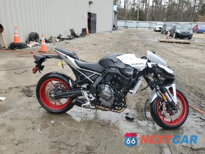 2024 SUZUKI GSX800 F JS1EM13B2R7103965 - główne zdjęcie licytacji z USA - miniatura