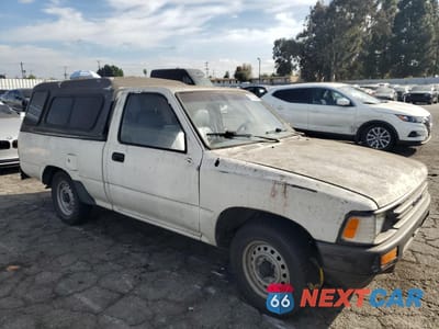 Czwarte zdjęcie samochodu z boku: 1989 TOYOTA PICKUP 1/2 TON SHORT WHEELBASE VIN:JT4RN81R5K0006528 - miniatura