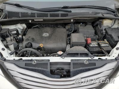Zdjęcie 14 z 17 samochodu: 2017 TOYOTA SIENNA XLE VIN:5TDDZ3DC4HS169833 - miniatura
