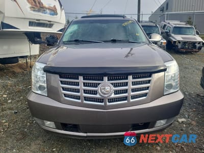 Piąte zdjęcie samochodu w środku: 2011 CADILLAC ESCALADE PREMIUM VIN:1GYS4CEF8BR138146 - miniatura