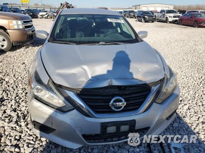 Piąte zdjęcie samochodu w środku: 2016 NISSAN ALTIMA 2.5 VIN:1N4AL3AP3GC132306 - miniatura