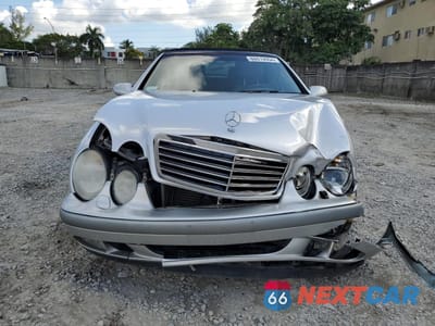 Piąte zdjęcie samochodu w środku: 1999 MERCEDES-BENZ CLK 320 VIN:WDBLK65G4XT013857 - miniatura