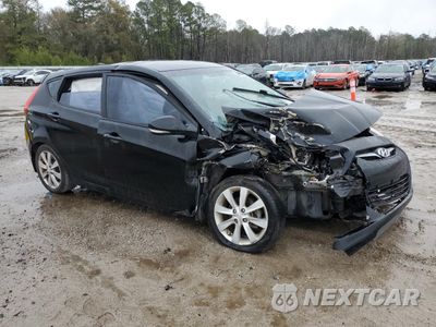 Czwarte zdjęcie samochodu z boku: 2013 HYUNDAI ACCENT GLS VIN:KMHCU5AE1DU130498 - miniatura