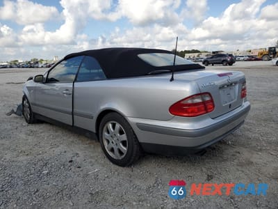 Drugie zdjęcie samochodu z przodu: 1999 MERCEDES-BENZ CLK 320 VIN:WDBLK65G4XT013857 - miniatura